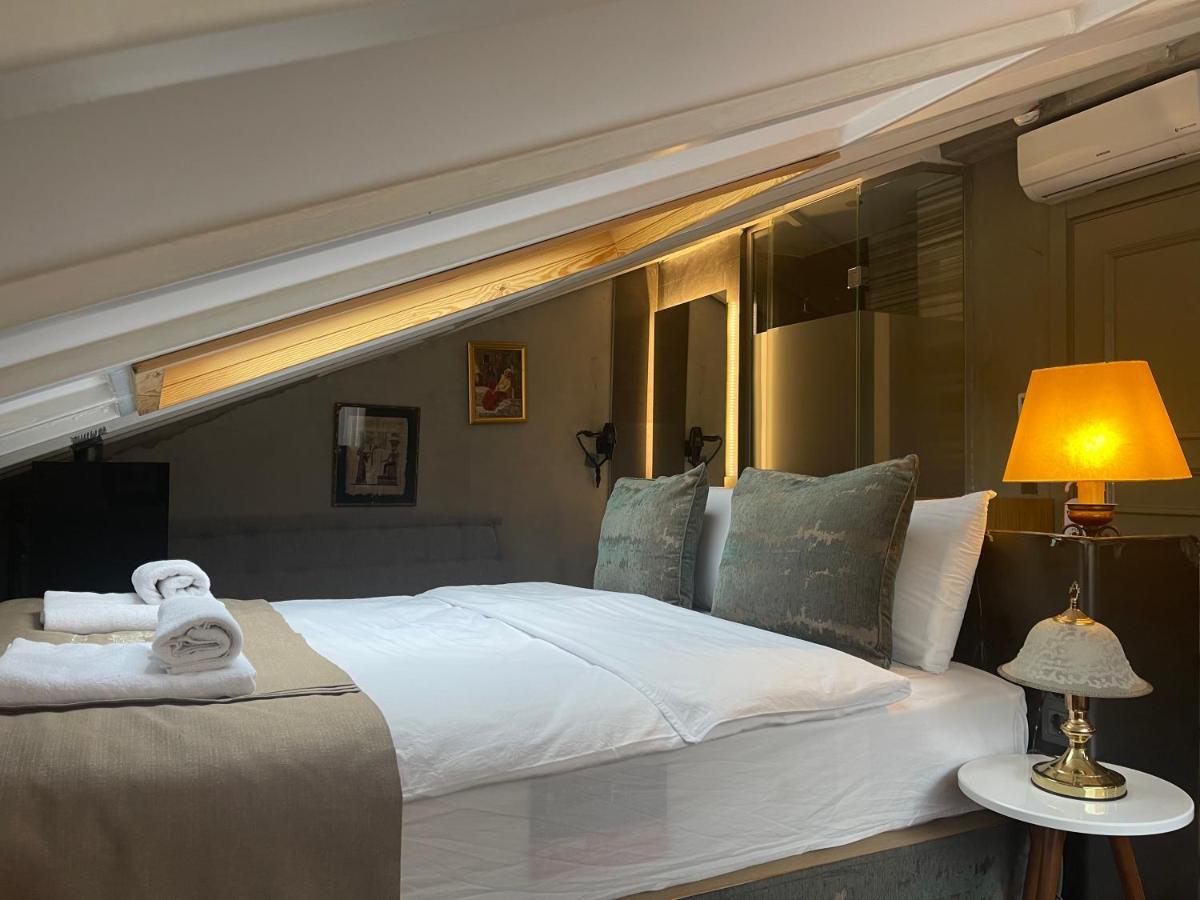 Aleksandr Pera Hotel