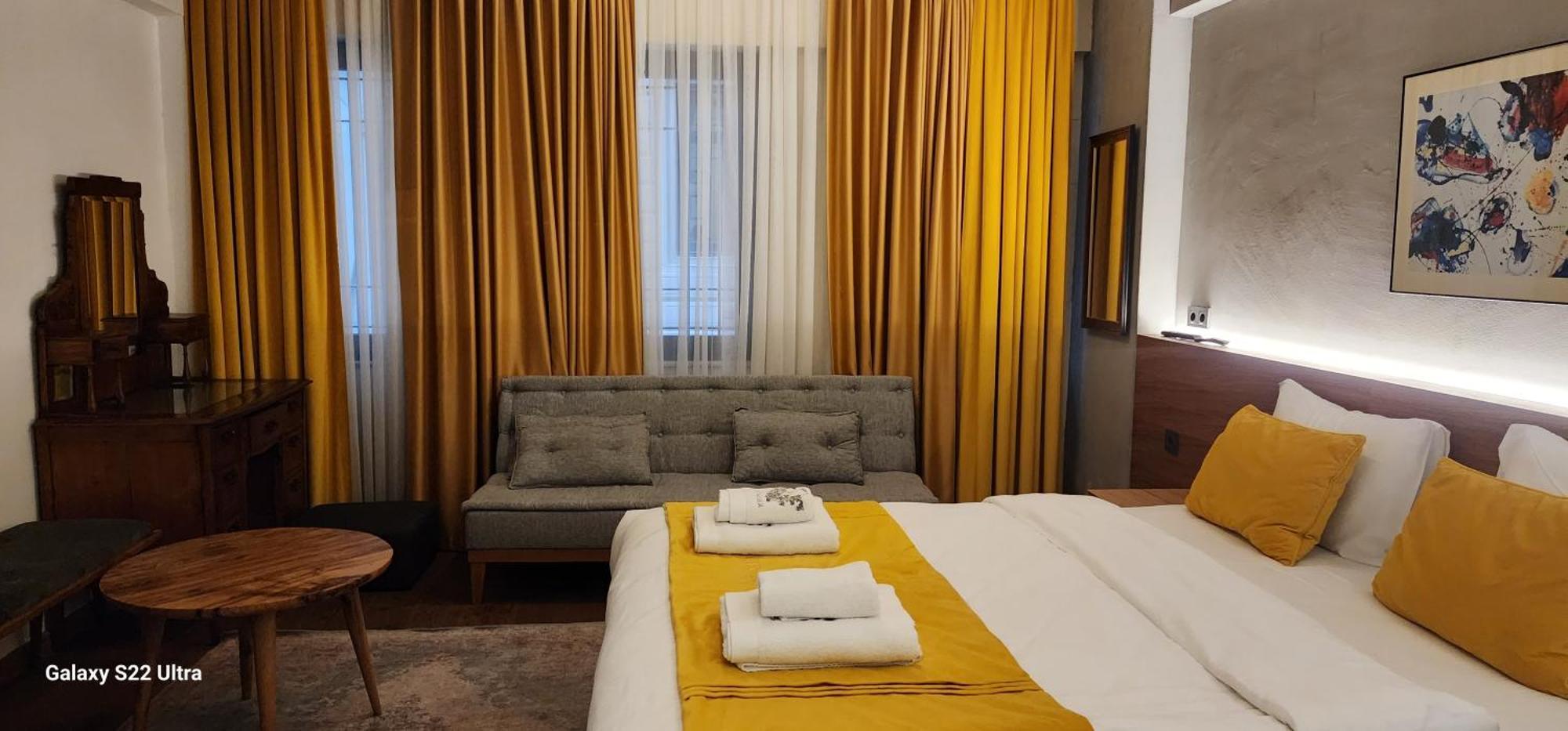 Aleksandr Pera Hotel Istambul