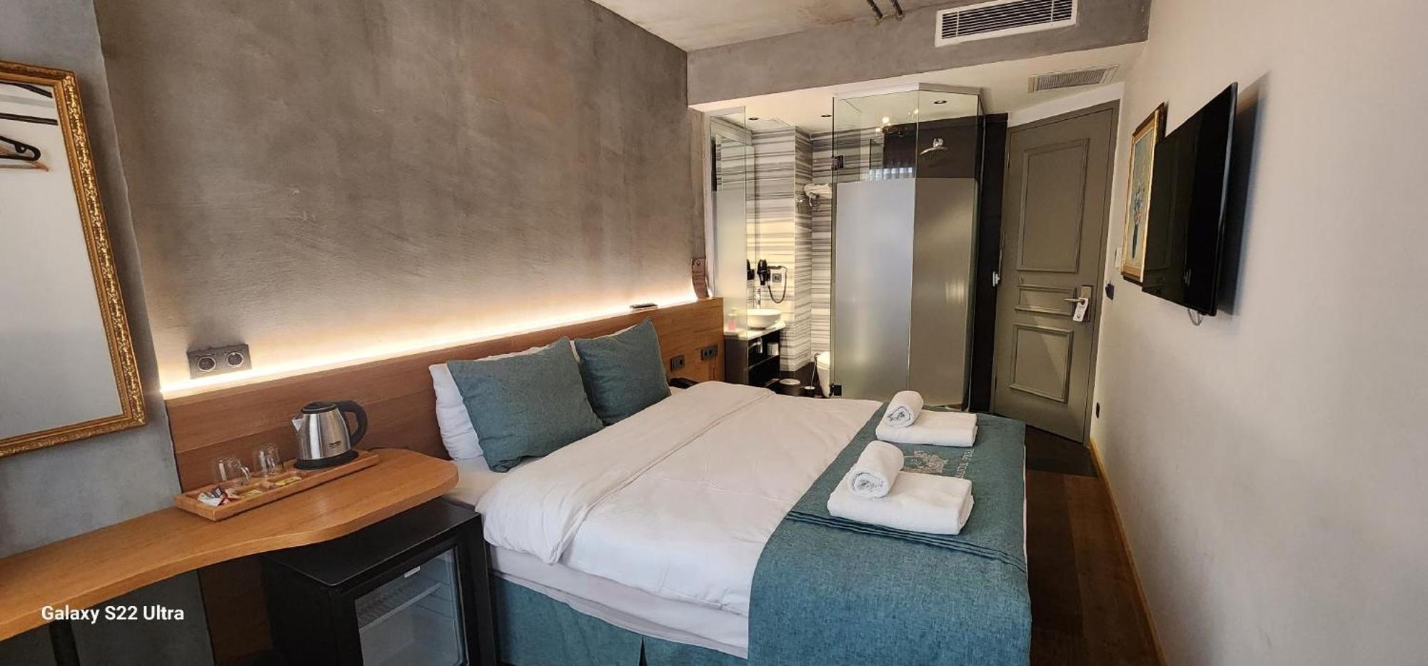 Hotel Aleksandr Pera 3*