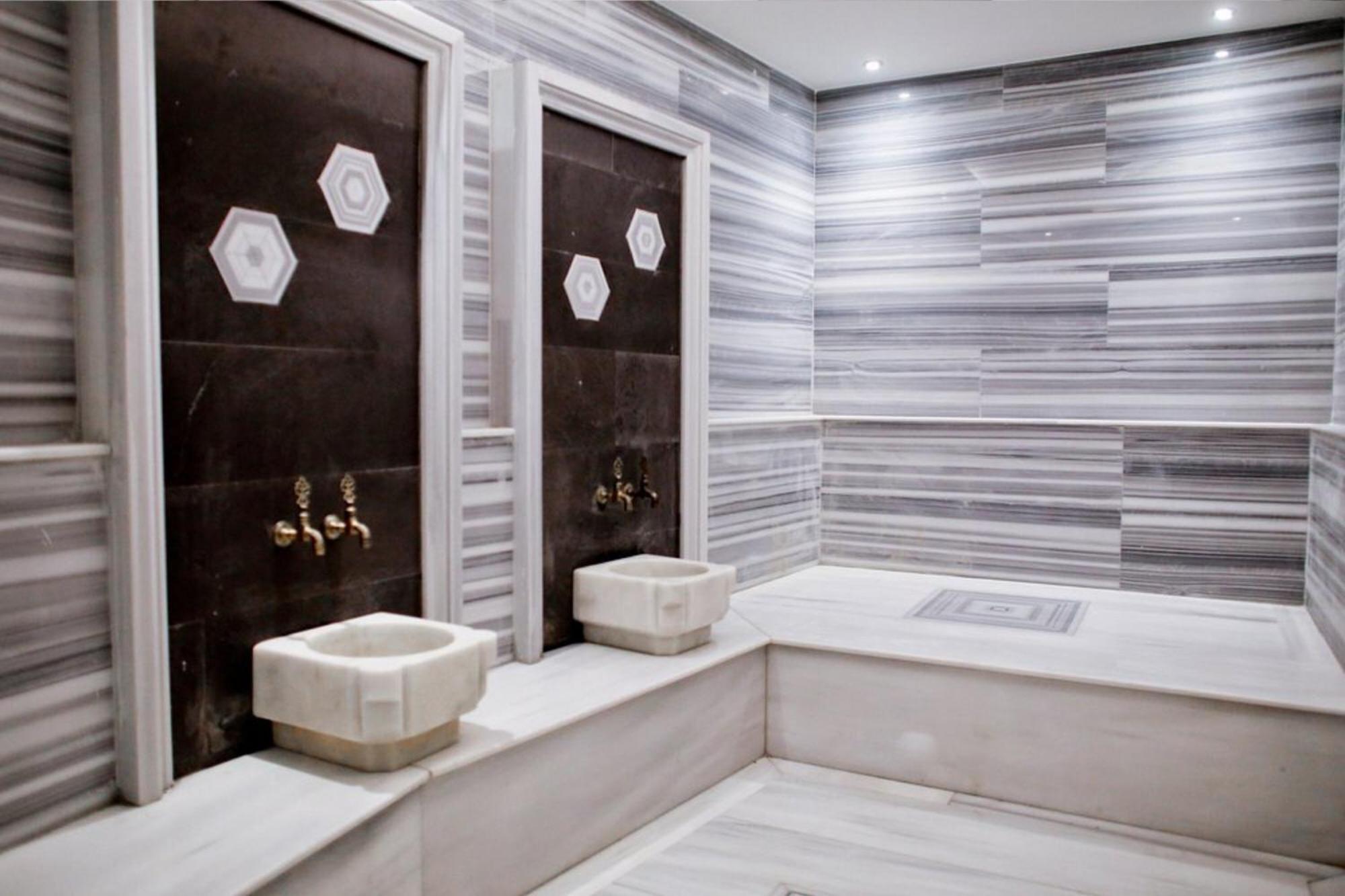 Aleksandr Pera Hotel 3*
