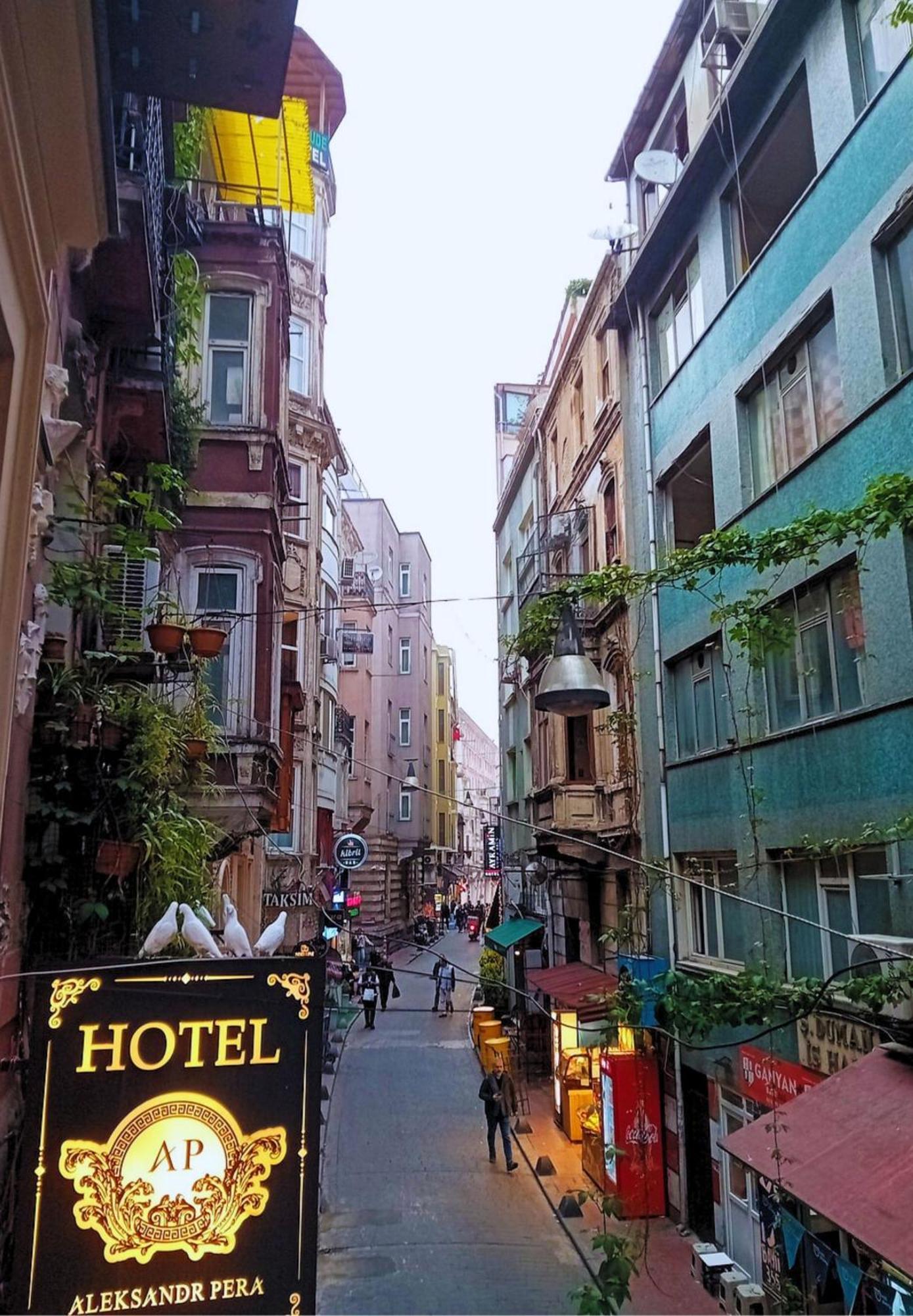 Aleksandr Pera Istanbul