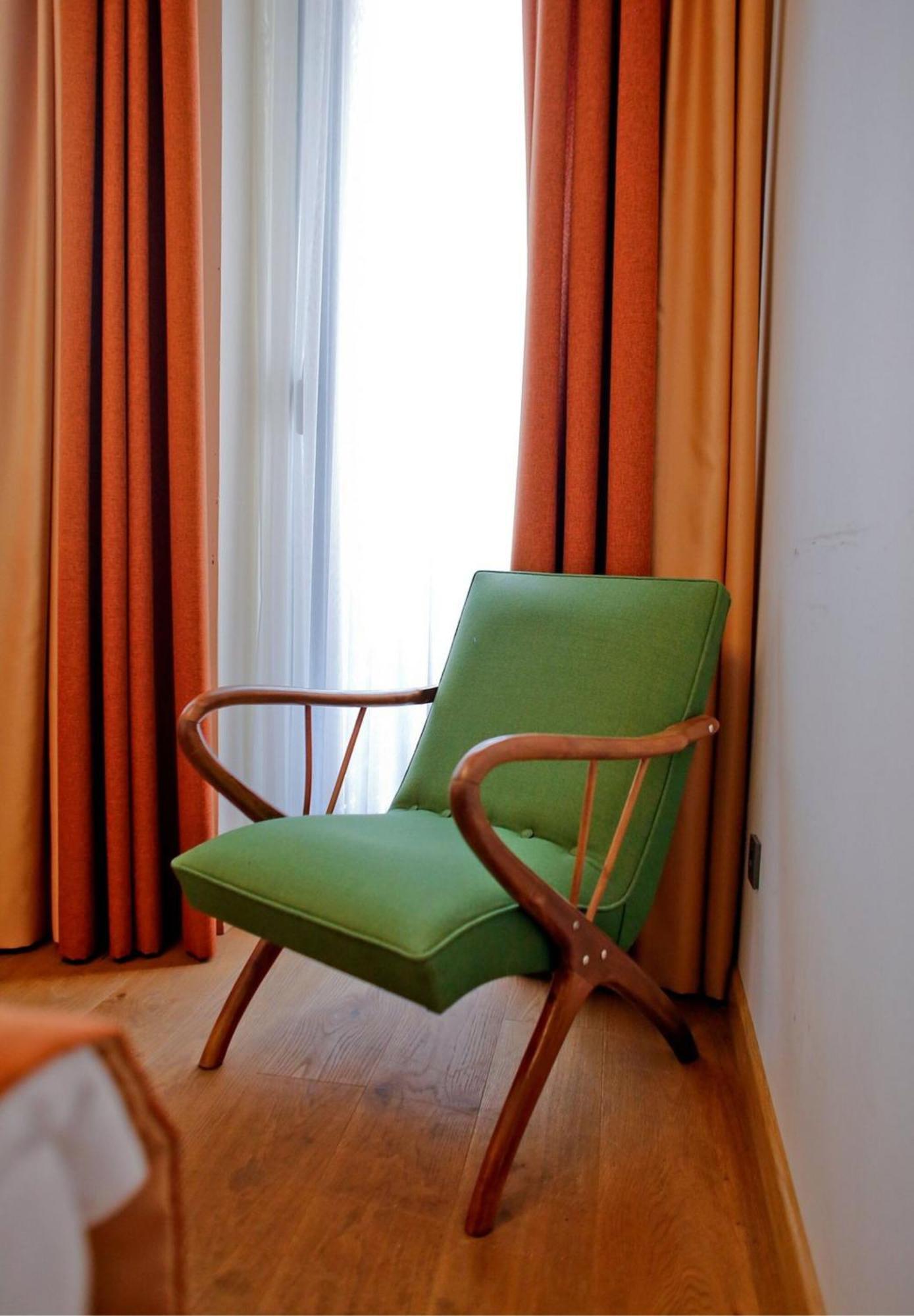 Aleksandr Pera Hotel 3*
