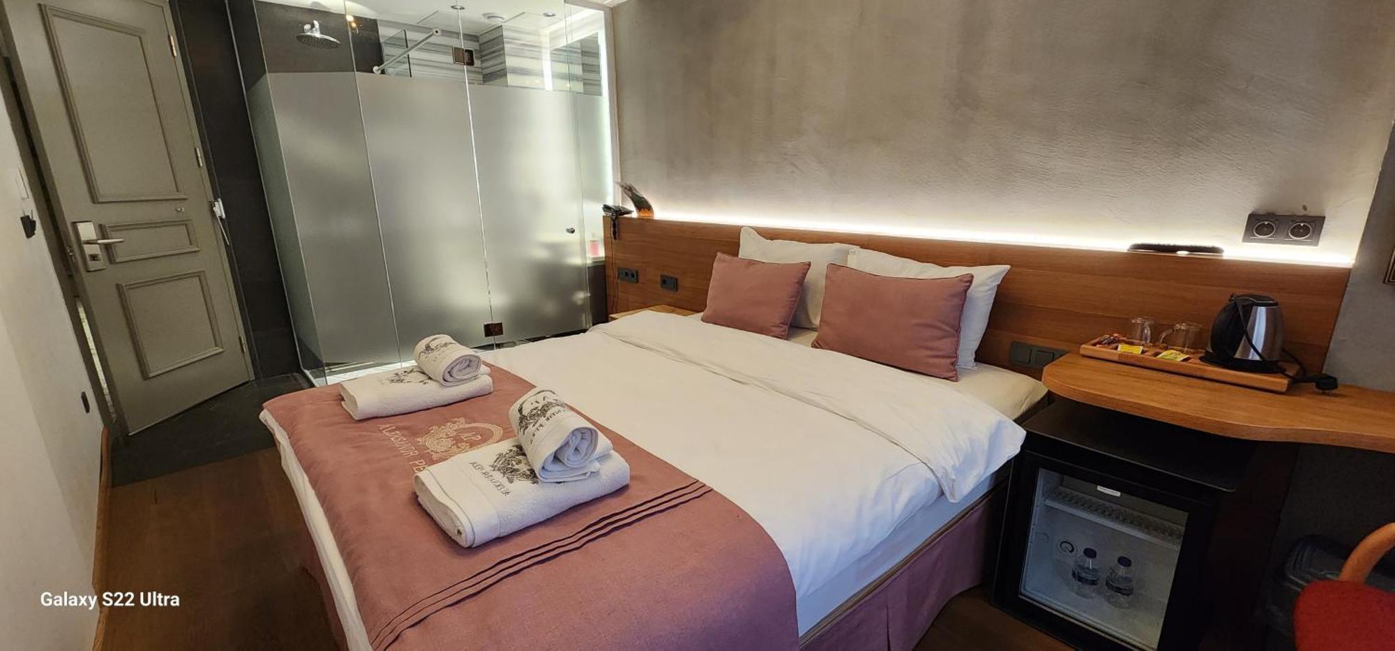 Hotel Aleksandr Pera 3*