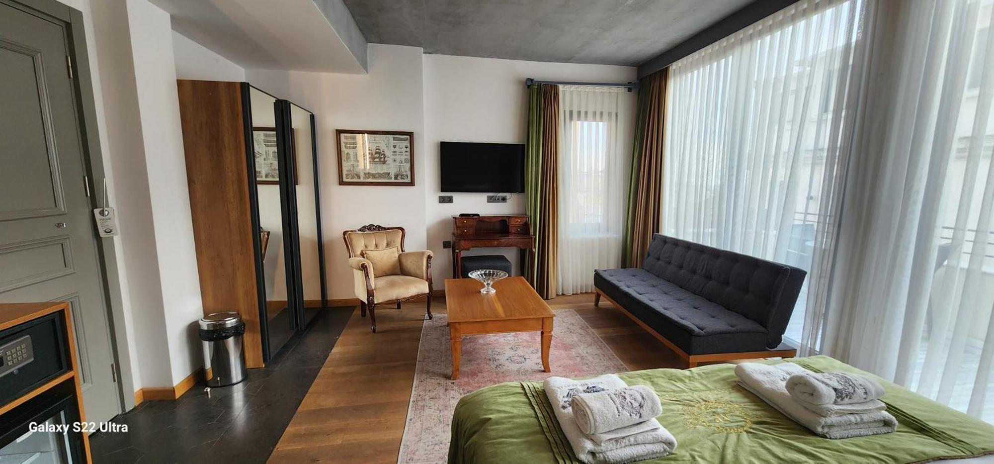Hotel Aleksandr Pera 3*